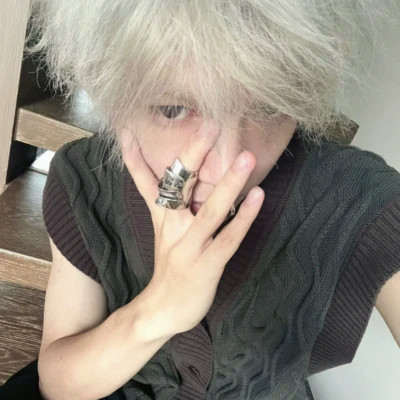 高级头像ins质感男