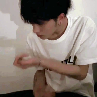 高级头像ins质感男