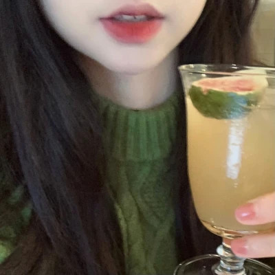 2025女生超火的微信头像