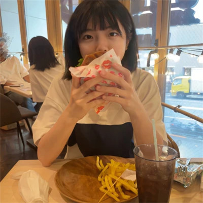 2025女生超火的微信头像