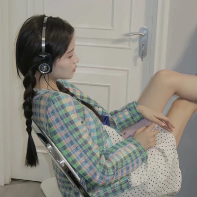 2025女生超火的微信头像