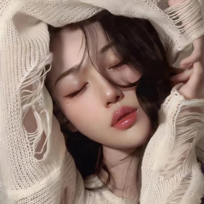 高级容易招桃花的女生微信头像