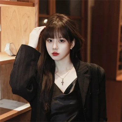 女人最旺桃花的微信头像