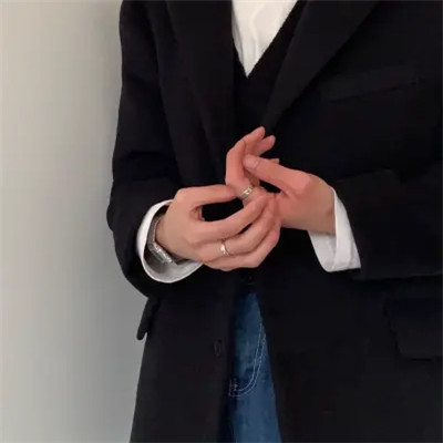 成熟稳重高端头像男