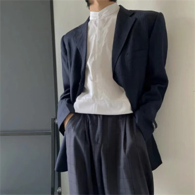 成熟稳重高端头像男