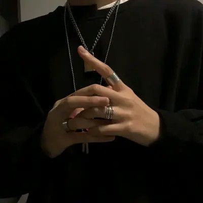 成熟稳重高端头像男