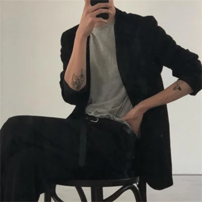 高清成熟男头像干净大图