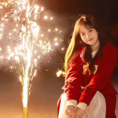 2025红色系女生新年过年头像图片