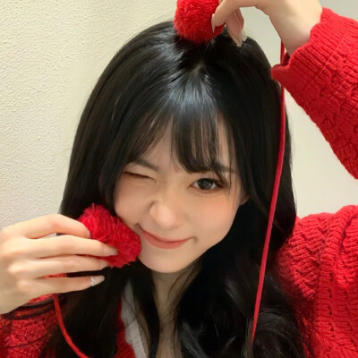 2025红色系女生新年过年头像图片