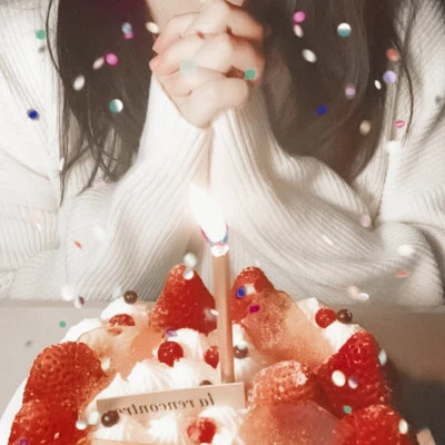 女头真人过生日无水印照片