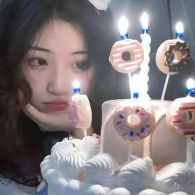 女头真人过生日无水印照片