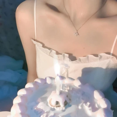 女头真人过生日无水印照片
