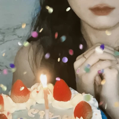 女头真人过生日无水印照片