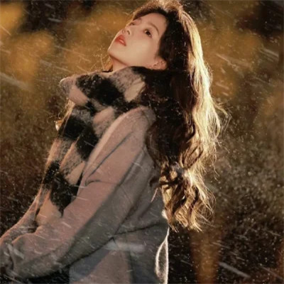 冬季下雪天氛围感女生头像