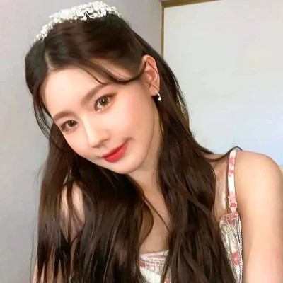 好看的高质量真人女生头像
