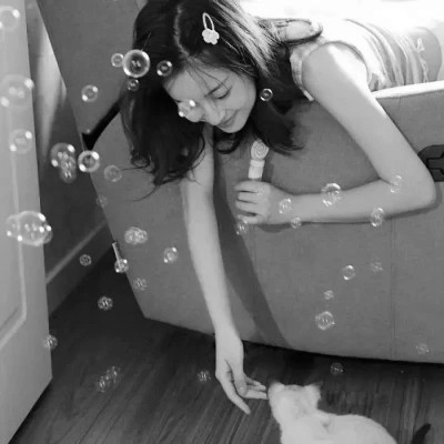头像图片女黑白系