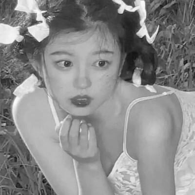 头像图片女黑白系