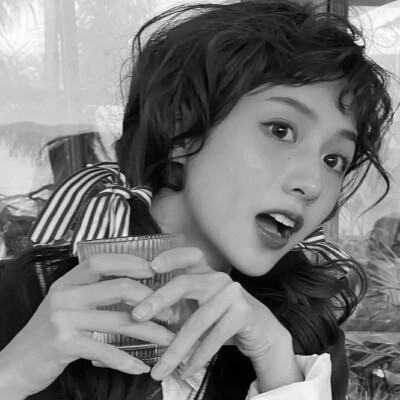 头像图片女黑白系