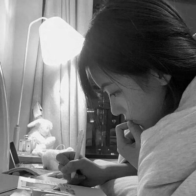 头像图片女黑白系