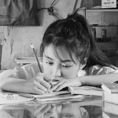 头像图片女黑白系