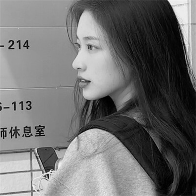 头像图片女黑白系
