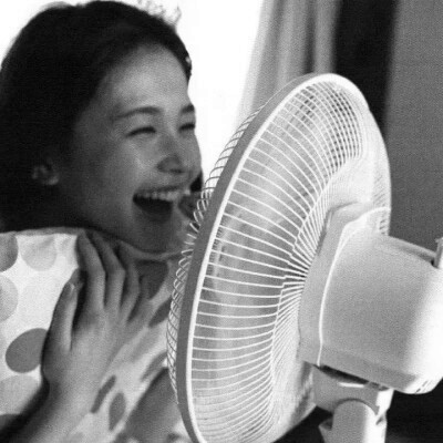 头像图片女黑白系