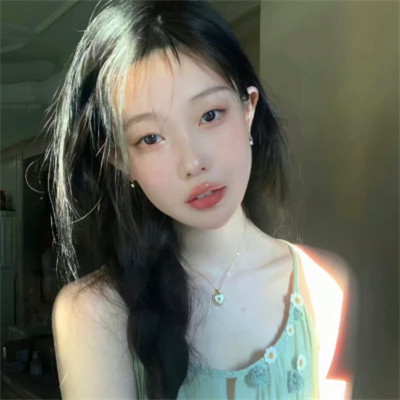 风格头像小众女生真人