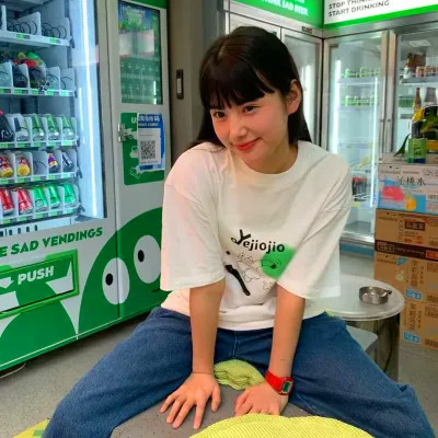 风格头像小众女生真人