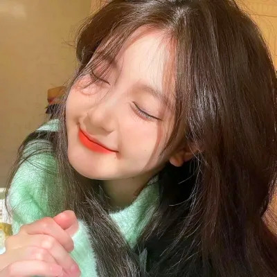 风格头像小众女生真人