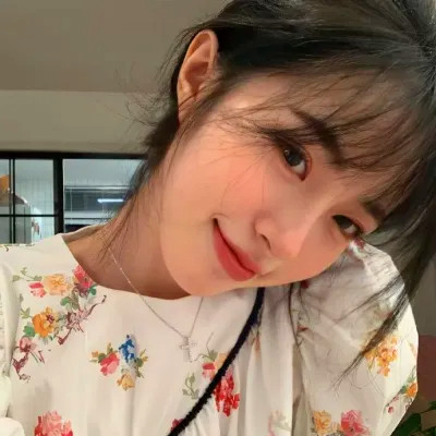 风格头像小众女生真人
