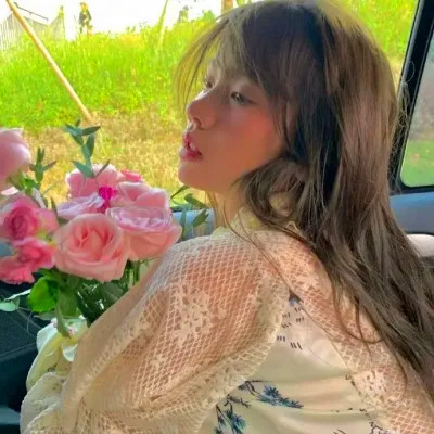 风格头像小众女生真人