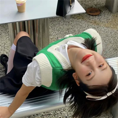 小众氛围头像女生真人