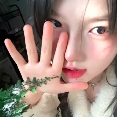 小众氛围头像女生真人