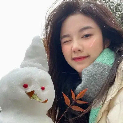 小众氛围头像女生真人