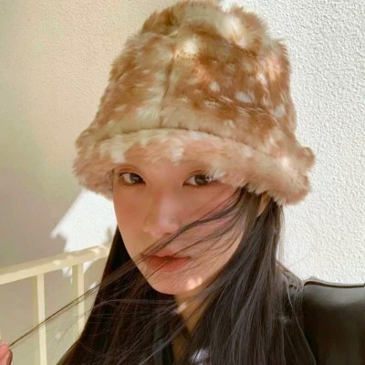 小众氛围头像女生真人