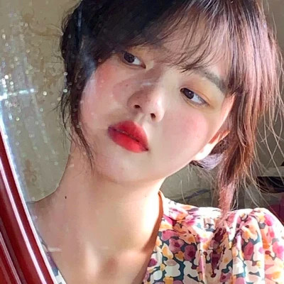 小众氛围头像女生真人