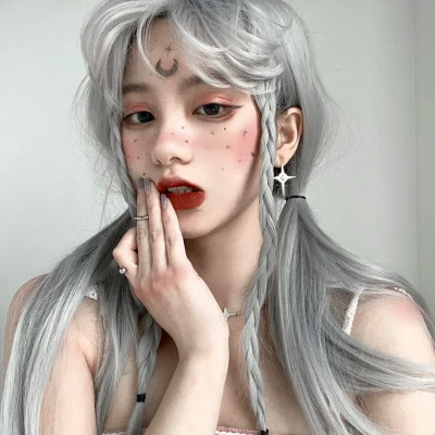 小众氛围头像女生真人
