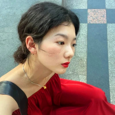小众氛围头像女生真人