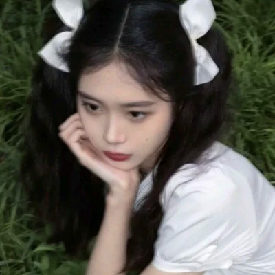 小众氛围头像女生真人