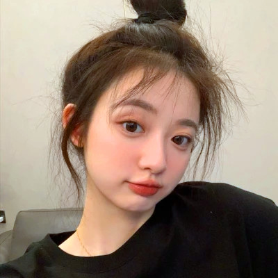 小众氛围头像女生真人