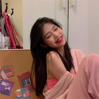 有趣小众女生头像真人