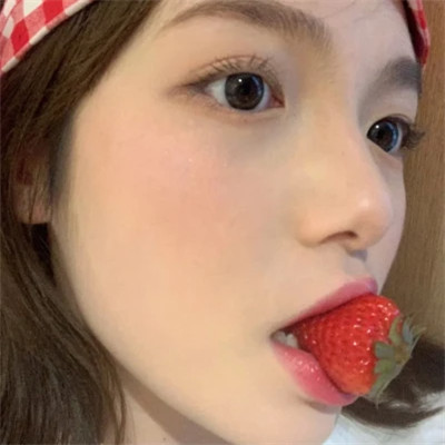 有趣小众女生头像真人