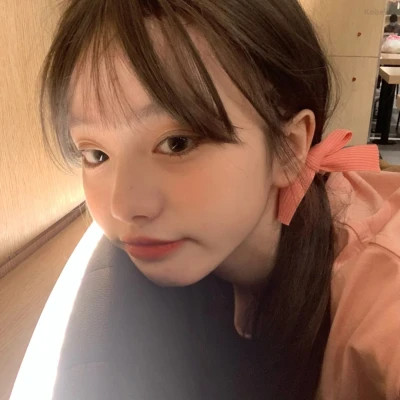 有趣小众女生头像真人
