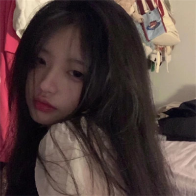 有趣小众女生头像真人