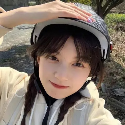 有趣小众女生头像真人