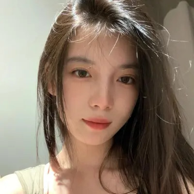 有趣小众女生头像真人