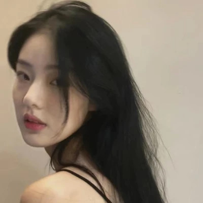 有趣小众女生头像真人