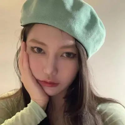 有趣小众女生头像真人