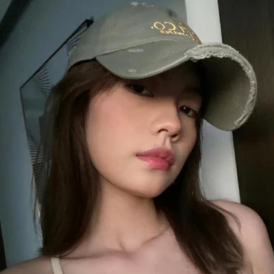 有趣小众女生头像真人