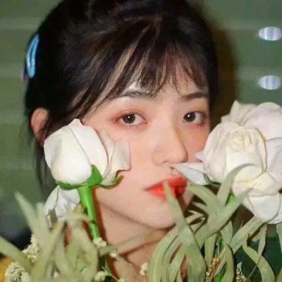 2025年女生头像真人高清好看图片